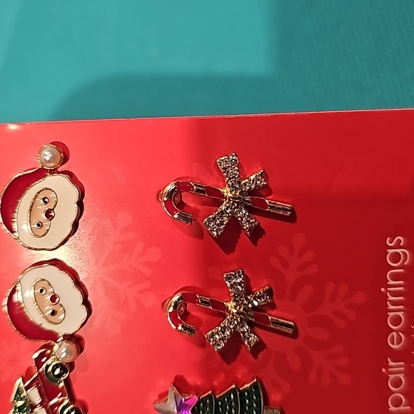 NWT 4 Pairs of Holiday Earrings - Picture 3 of 5